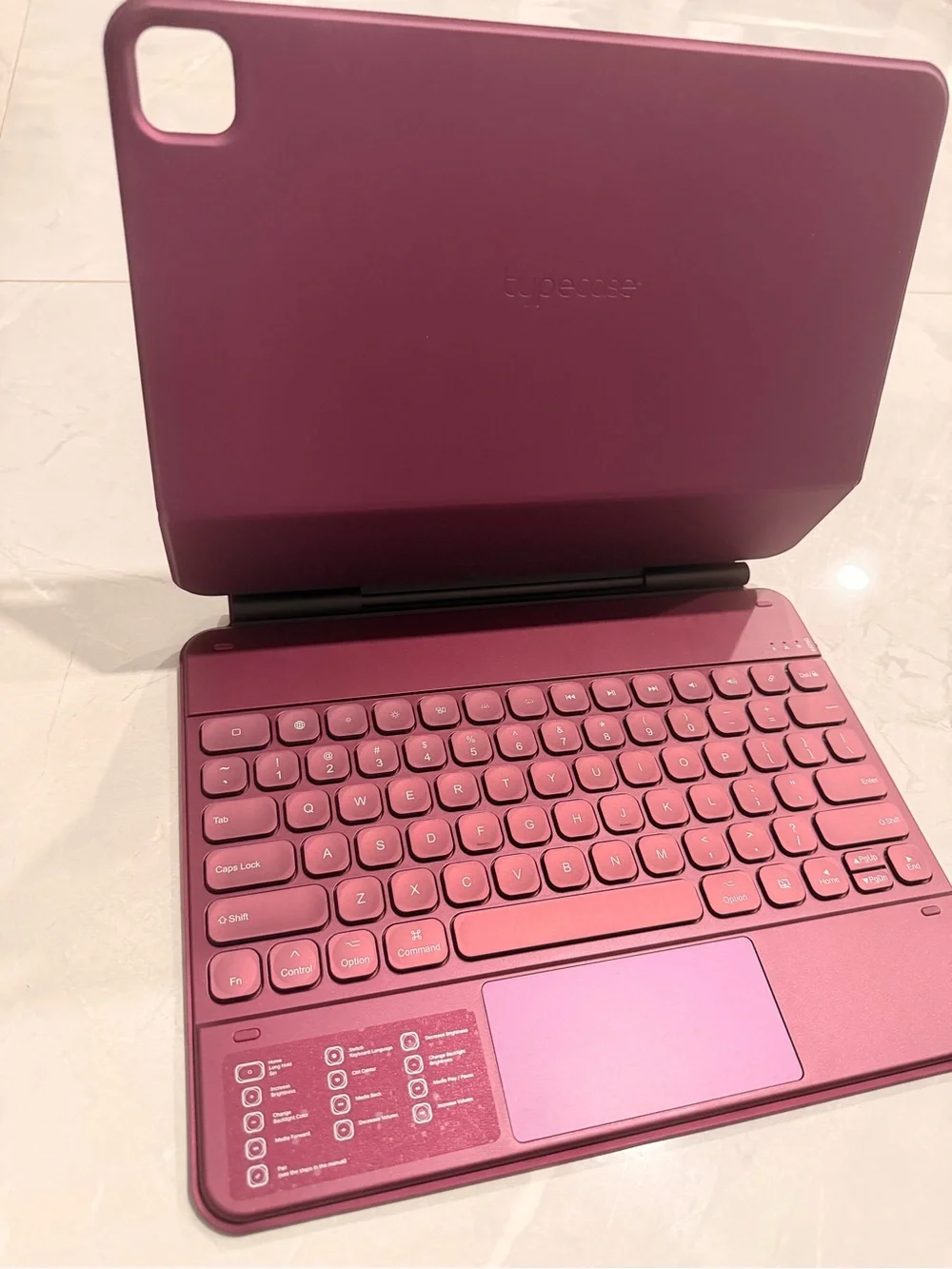 EDGE iPad Keyboard Case with Trackpad Raspberrh